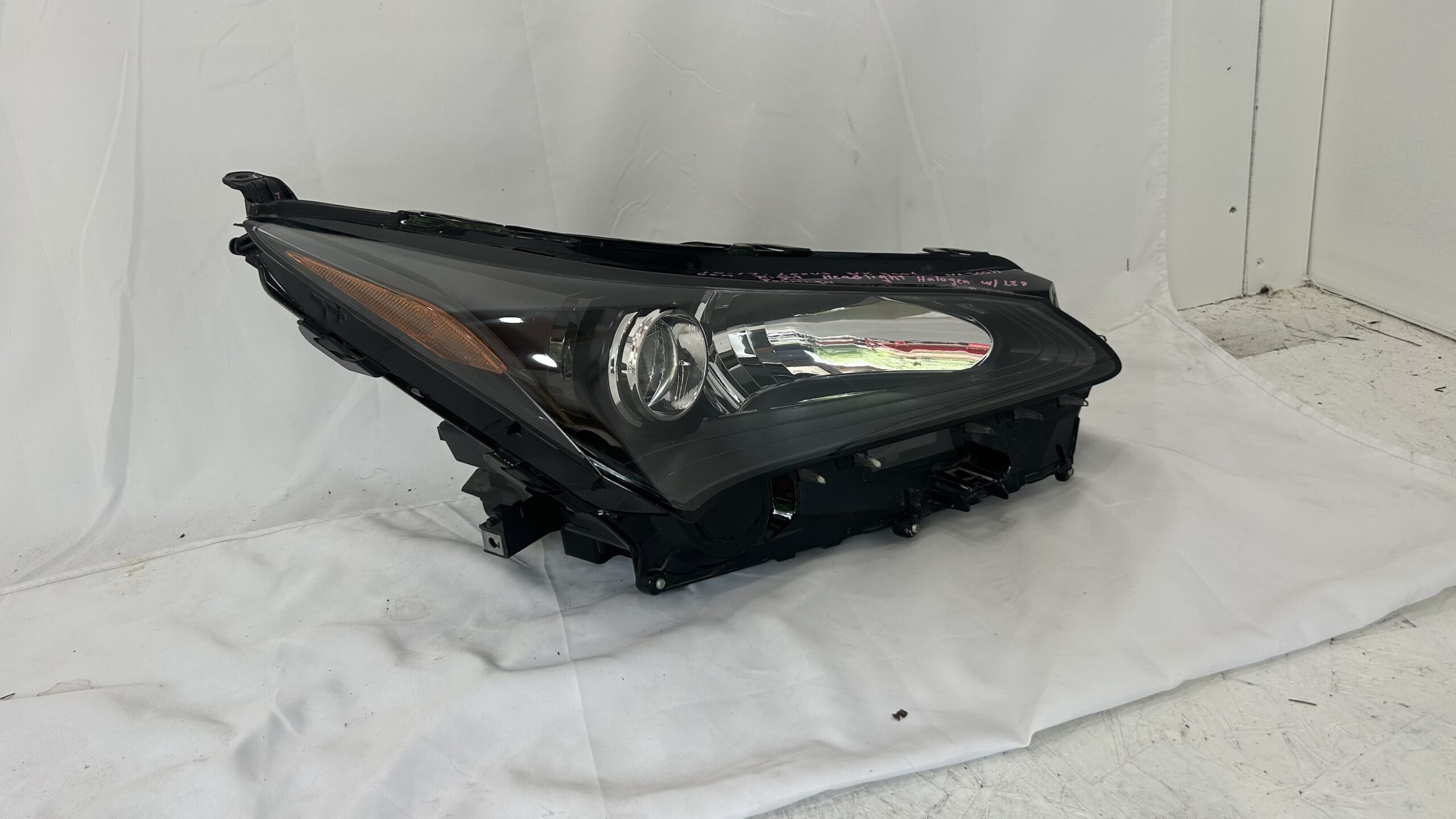 2015-2017 Lexus NX200t - NX300h Headlight