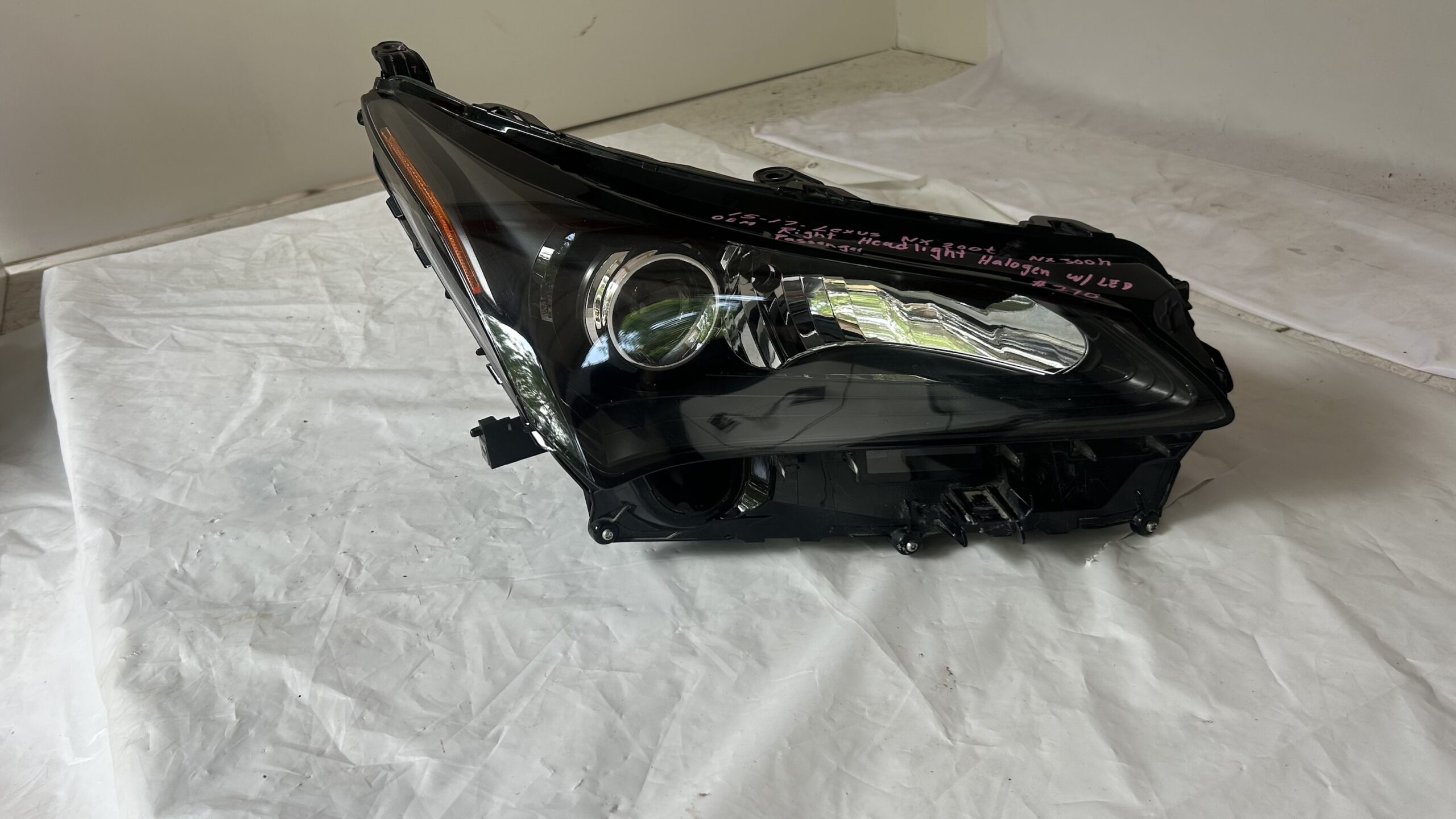 2015-2017 Lexus NX200t - NX300h Headlight