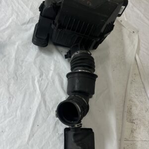 2020-2015 Chevrolet Silverado and GMC Sierra 2500-3500 Diesel Intake air filter box - Image 6