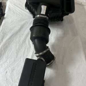 2020-2015 Chevrolet Silverado and GMC Sierra 2500-3500 Diesel Intake air filter box - Image 3