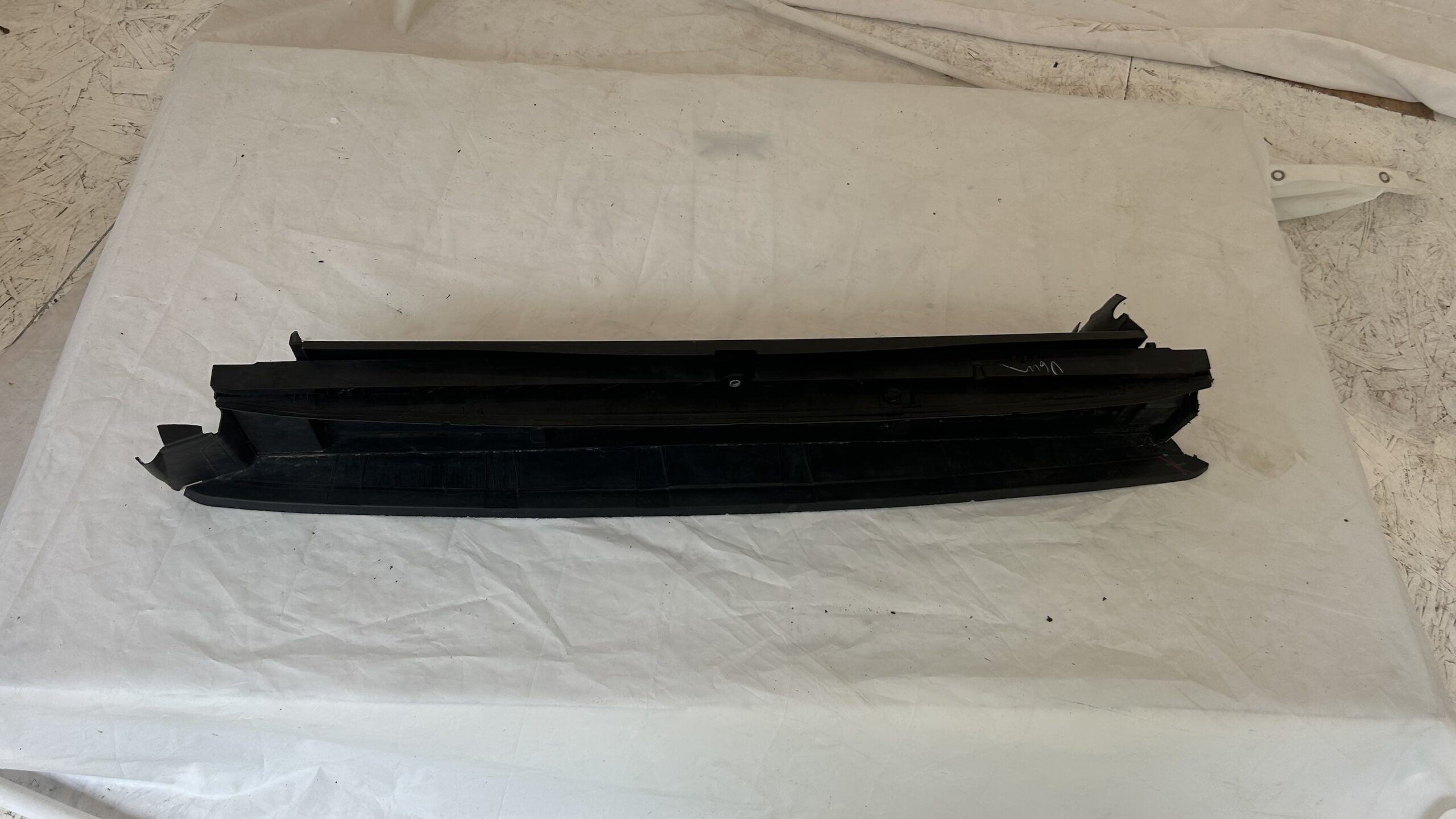 2018-2023 Volkswagen Atlas Shutter
