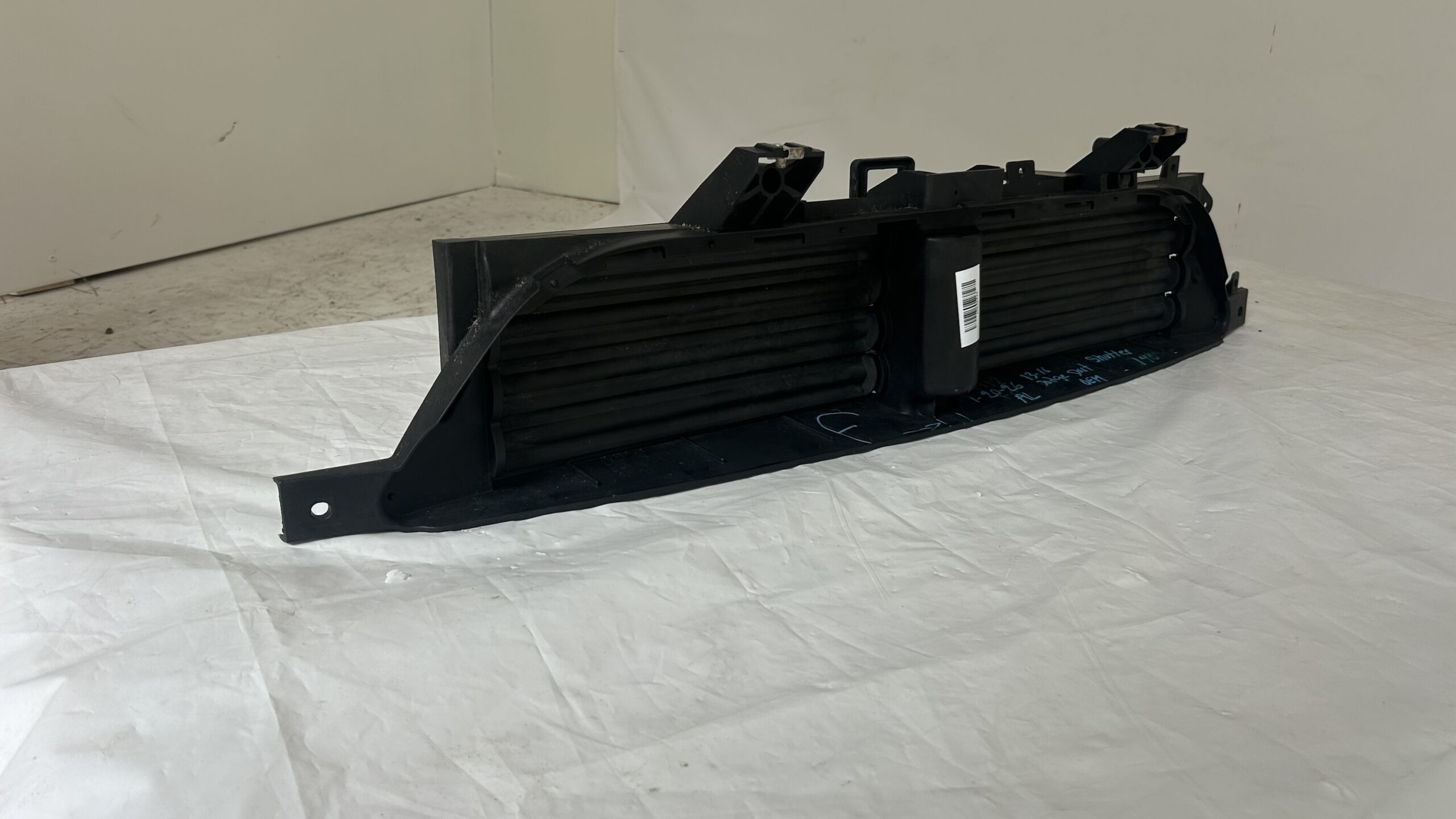 2013-2016 Dodge Dart Shutter