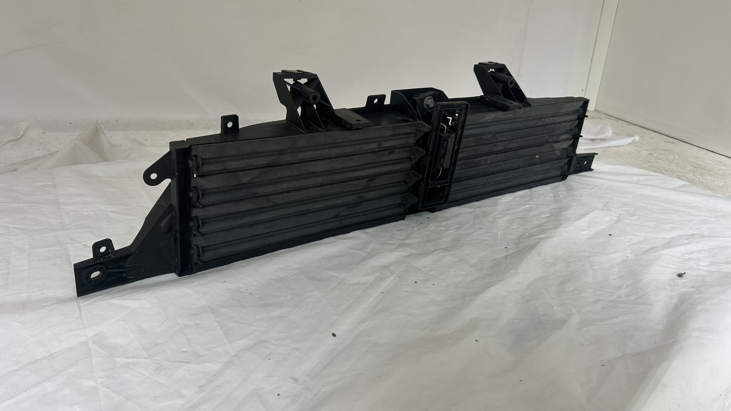 2013-2016 Dodge Dart Shutter