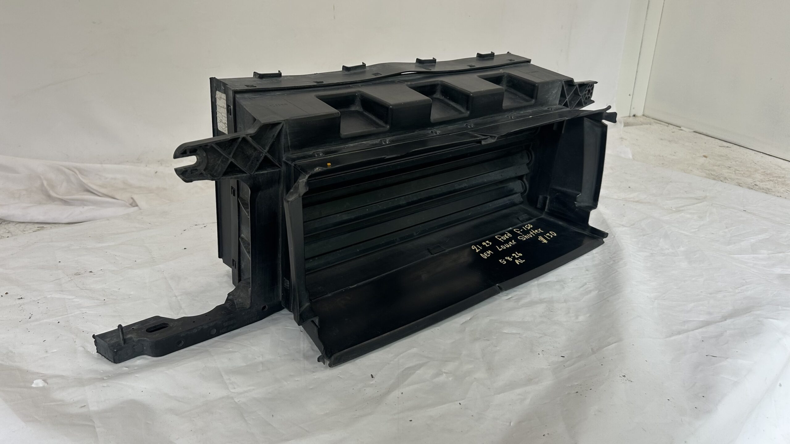 2021-2023 Ford  F-150 Lower air  Shutter