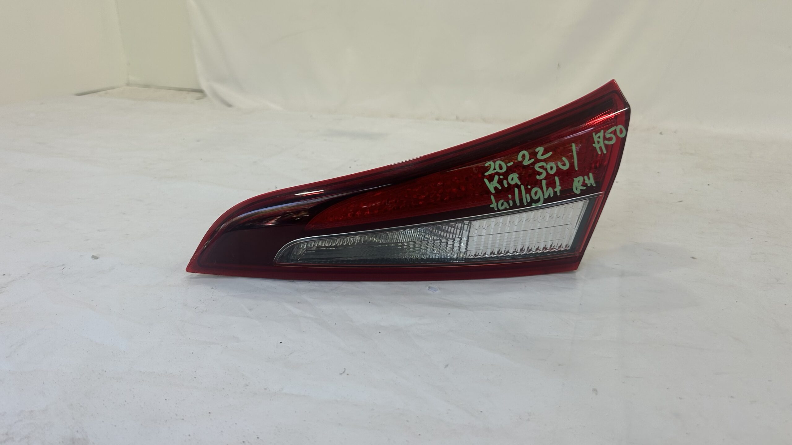 2020-2022 Kia Soul LX Passenger Inner Taillight
