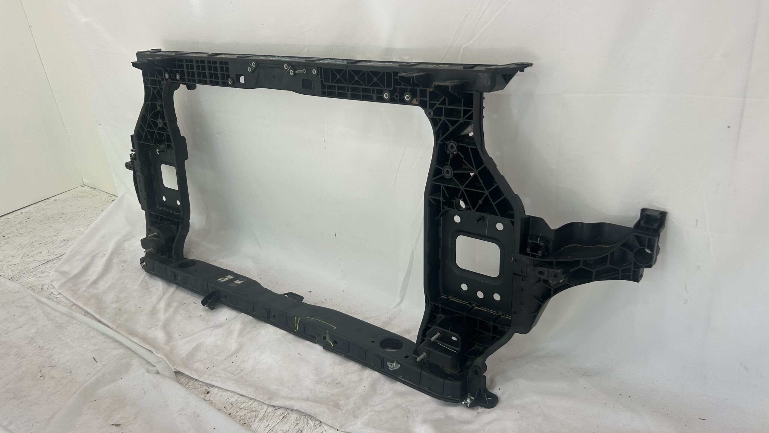 2023-2025 KIA  Sportage Radiator Support