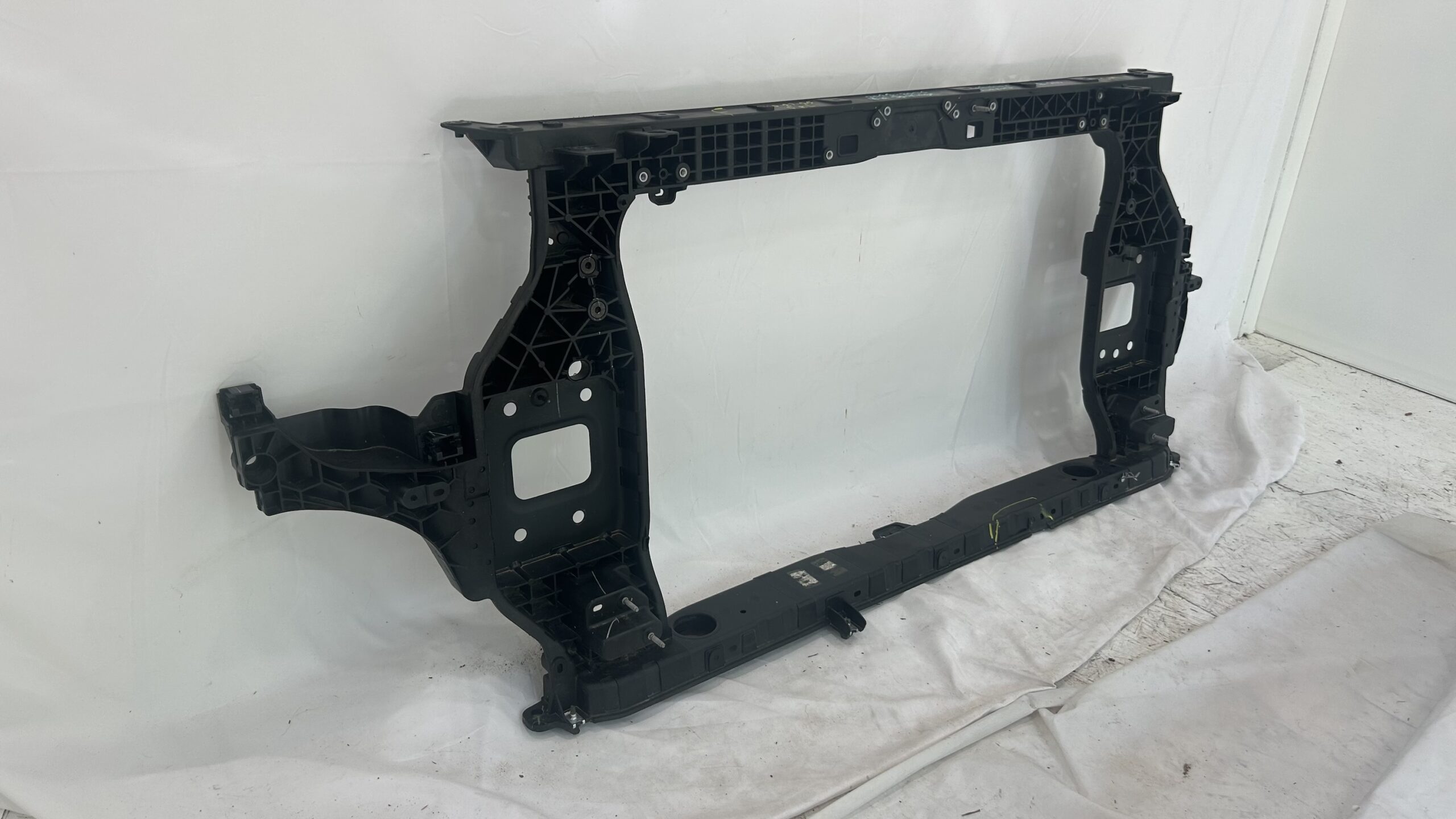 2023-2025 KIA  Sportage Radiator Support