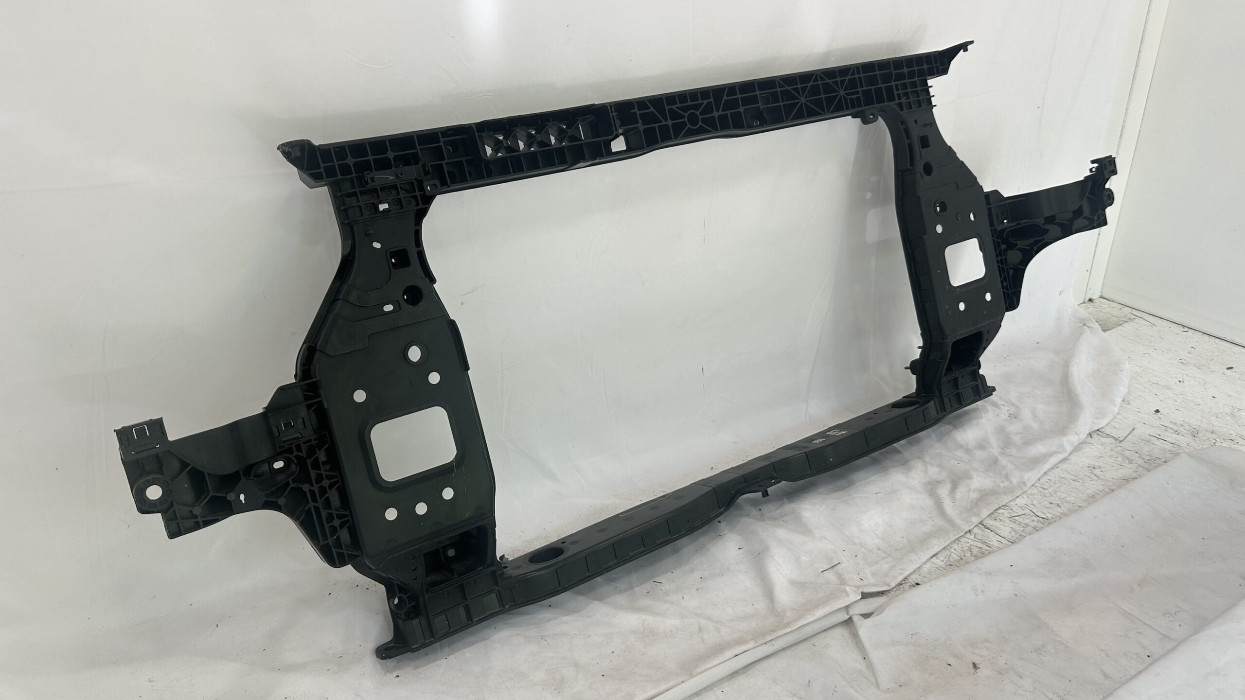 2023-2025 KIA  Sportage Radiator Support