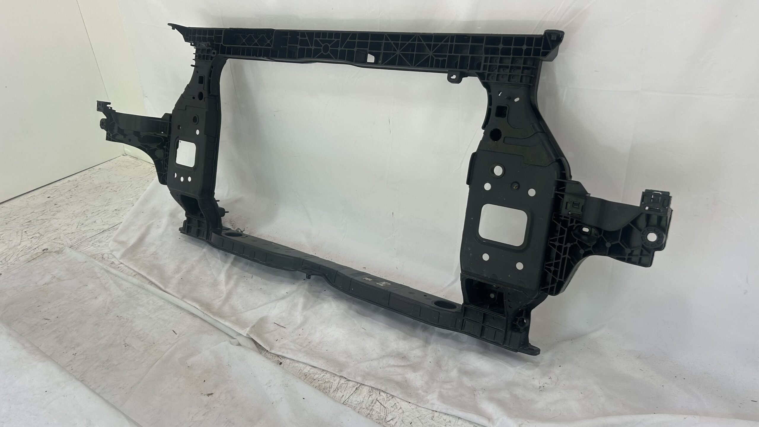 2023-2025 KIA  Sportage Radiator Support
