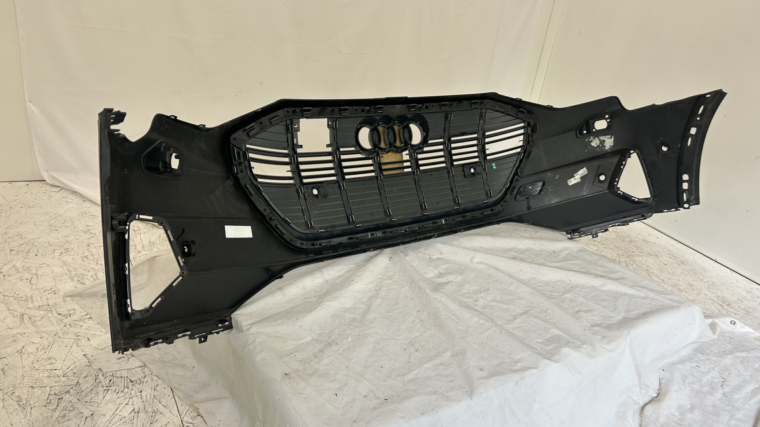 2020-2023 Audi e-tron Sportback Front Bumper