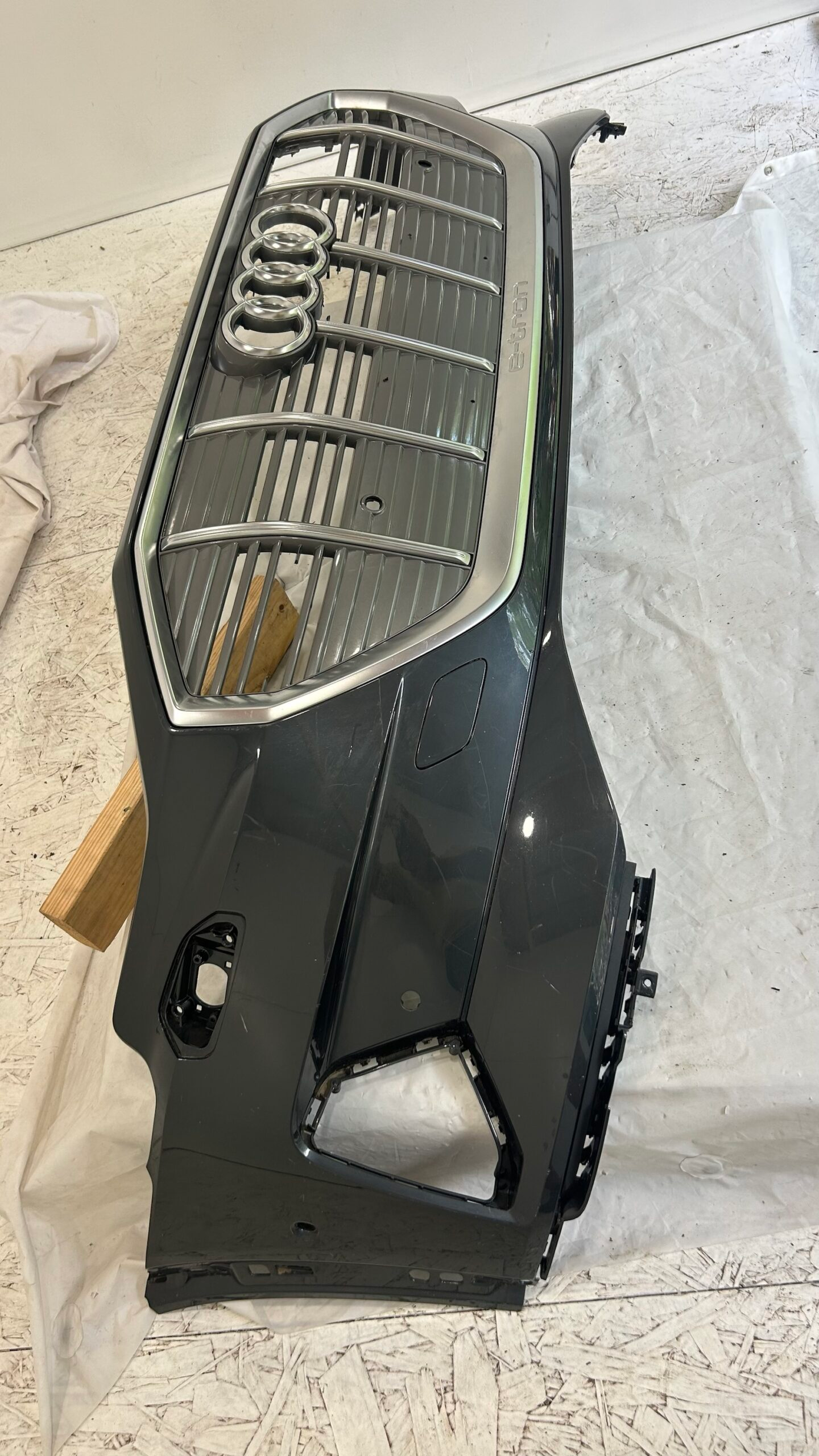 2020-2023 Audi e-tron Sportback Front Bumper