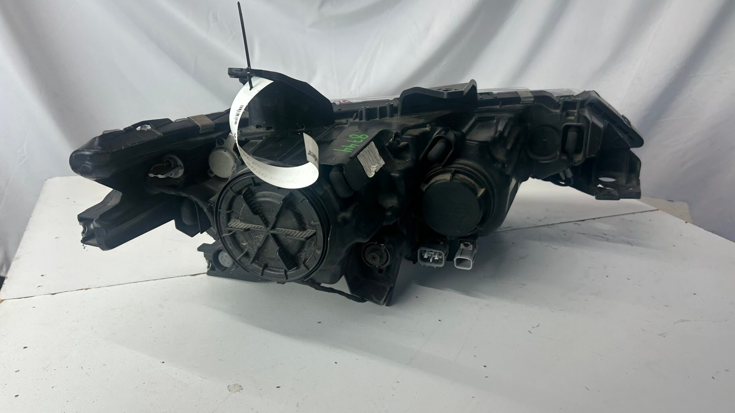 2016-2020 Mitsubishi  Outlander Driver Headlight