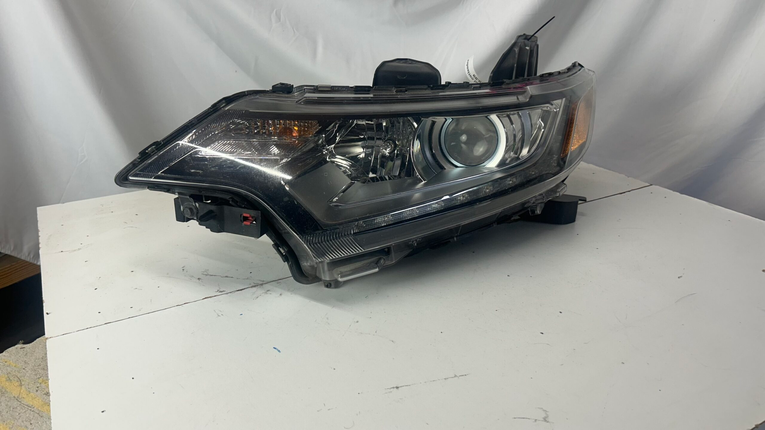 2016-2020 Mitsubishi  Outlander Driver Headlight