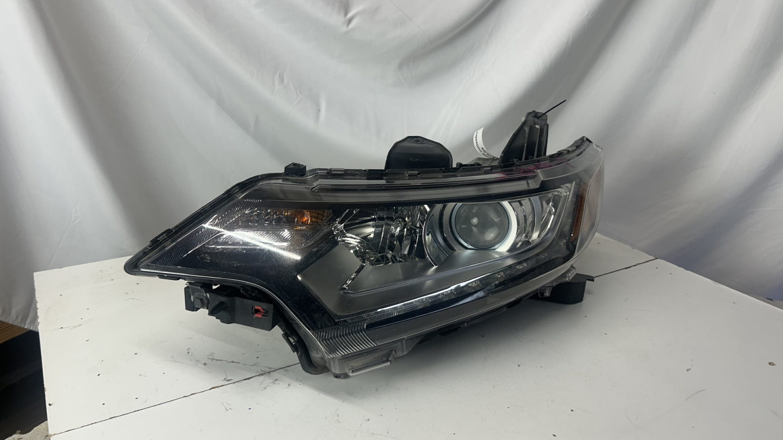 2016-2020 Mitsubishi Outlander Driver Headlight