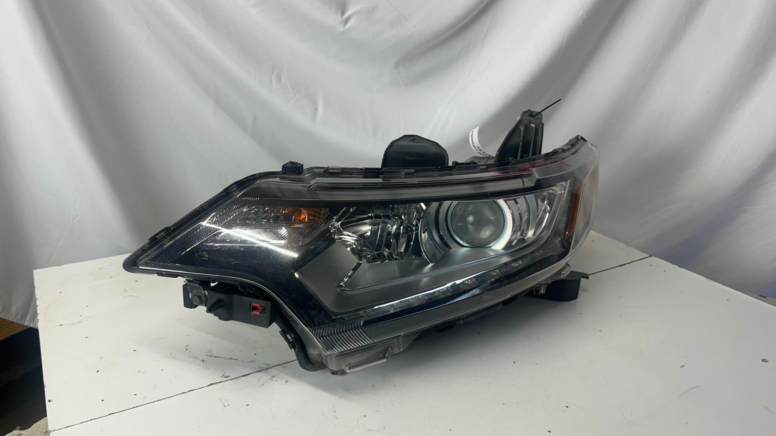 2016-2020 Mitsubishi Outlander Driver Headlight