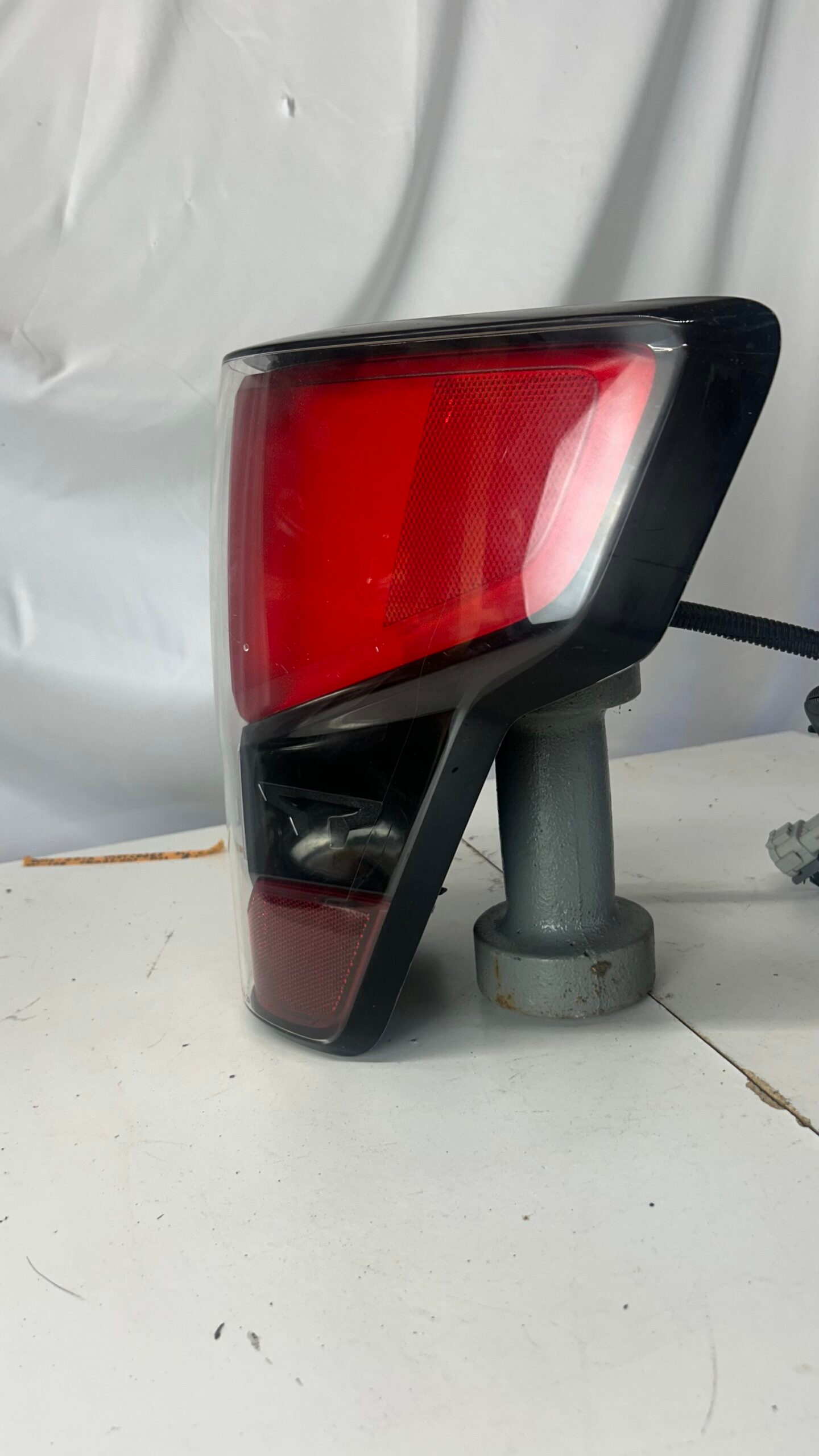 2020-2014 Nissan Titan Passenger Taillight
