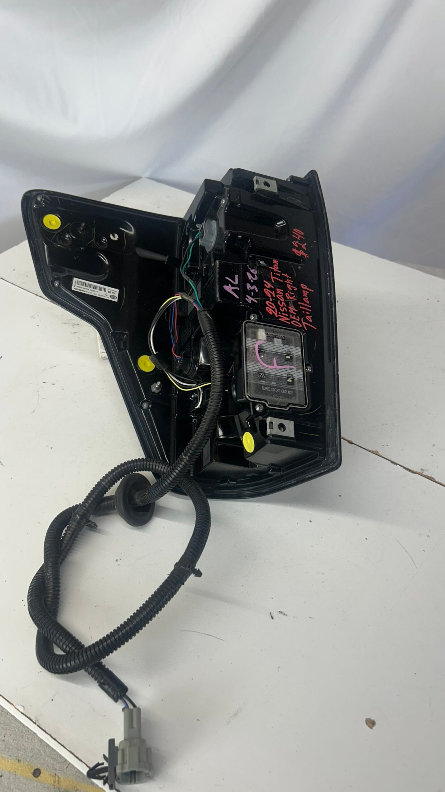 2020-2014 Nissan Titan Passenger Taillight