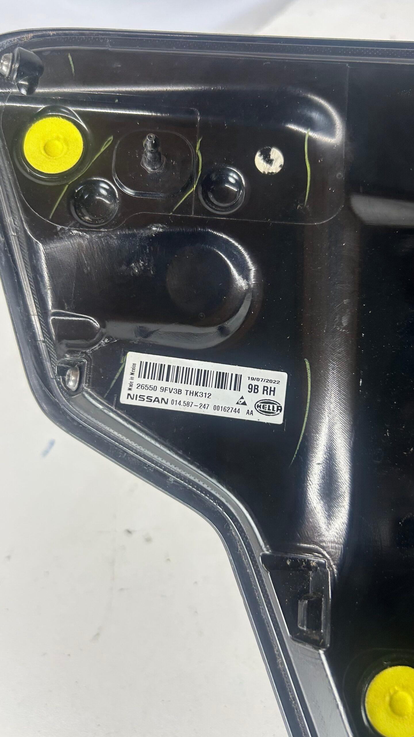 2020-2014 Nissan Titan Passenger Taillight