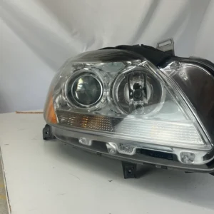 2012-2015 Mercedes Benz ML350 ML550 Halogen Passenger Headlight - Image 9