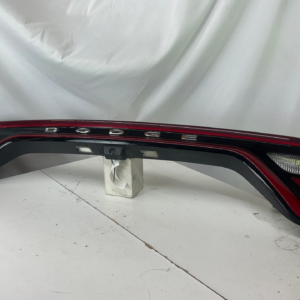 2014 -2026 Dodge Durango Liftgate Center Taillight - Image 3