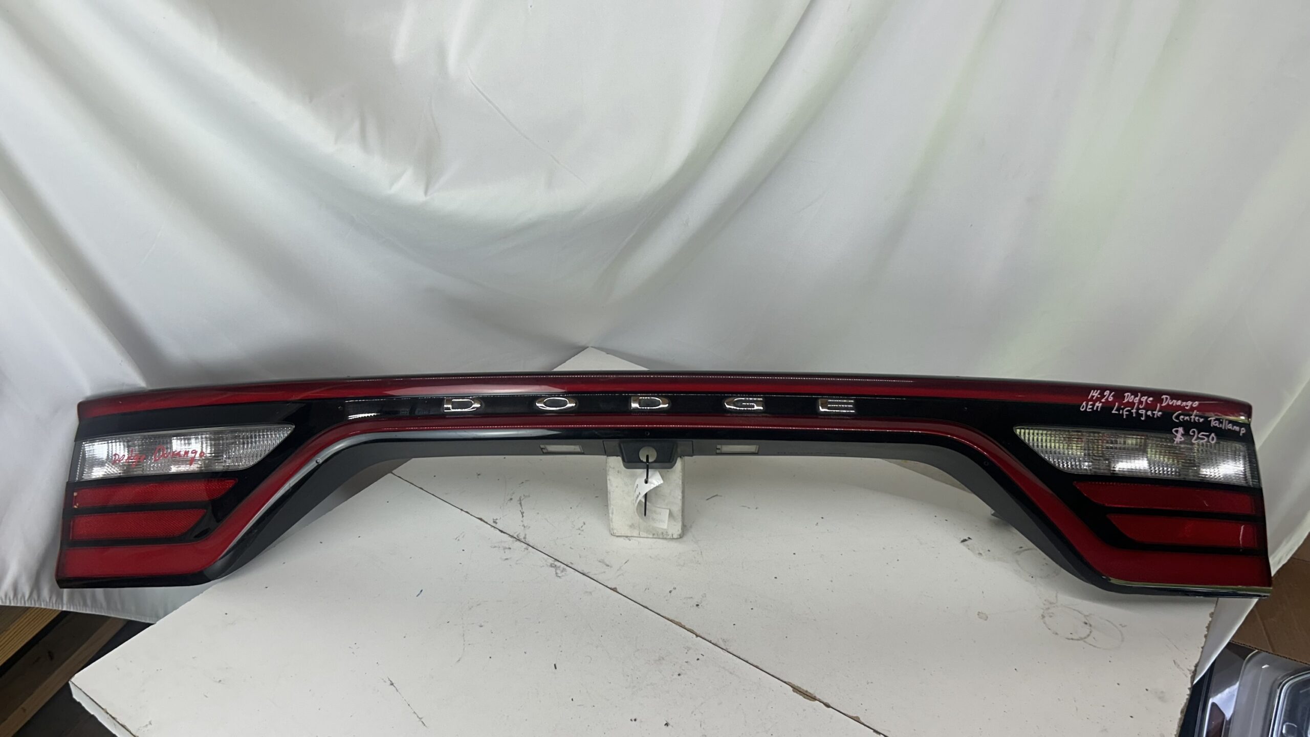 2014 -2026 Dodge Durango Liftgate Center Taillight