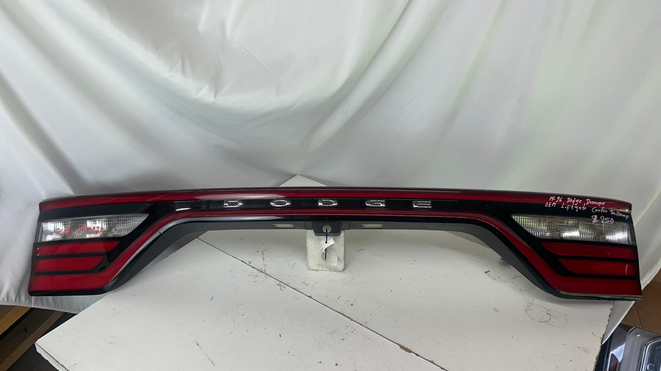 2014 -2026 Dodge Durango Liftgate Center Taillight