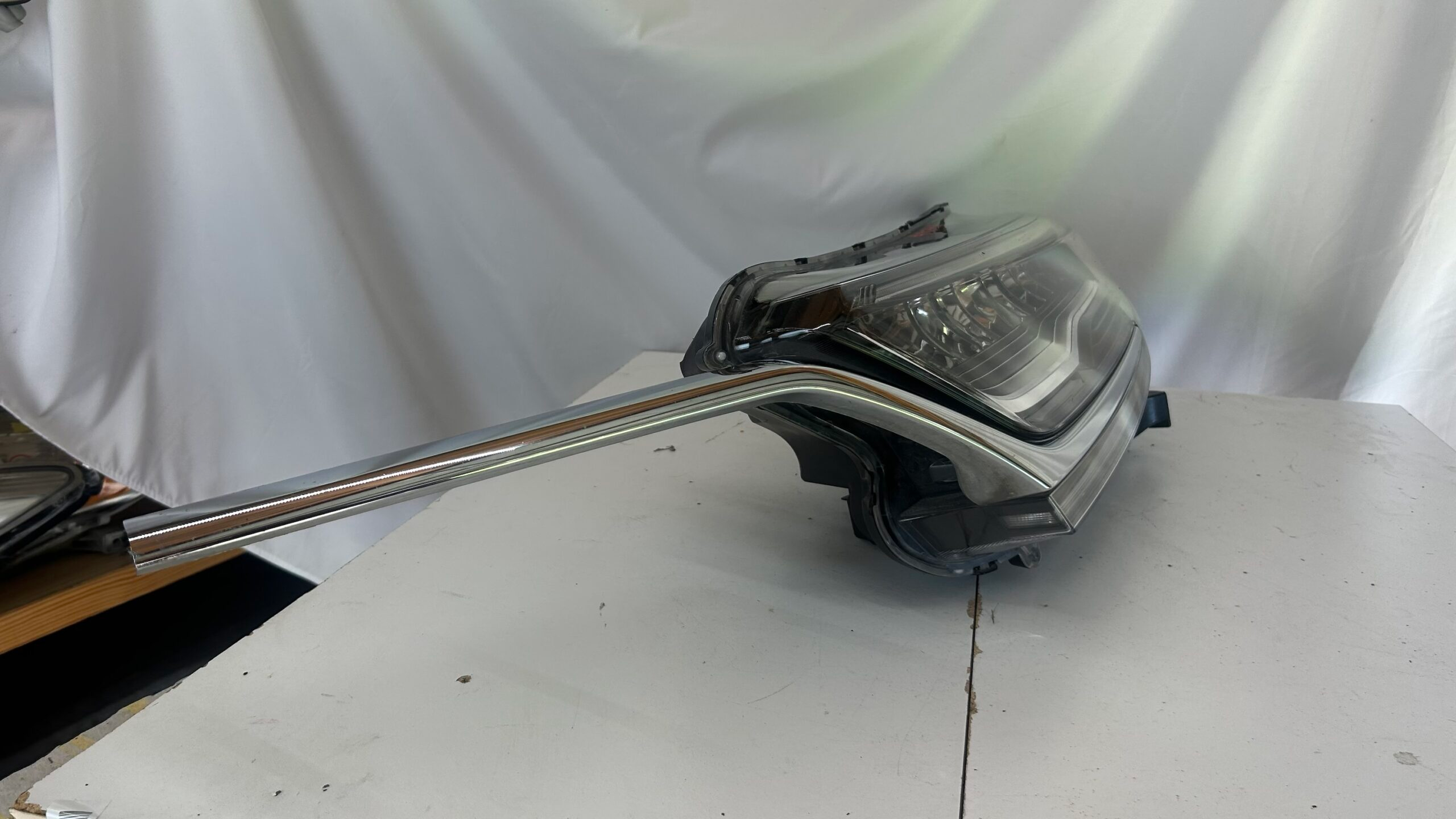 2017-2021 Honda CRV full LED Driver Headlight W/ Crome molding