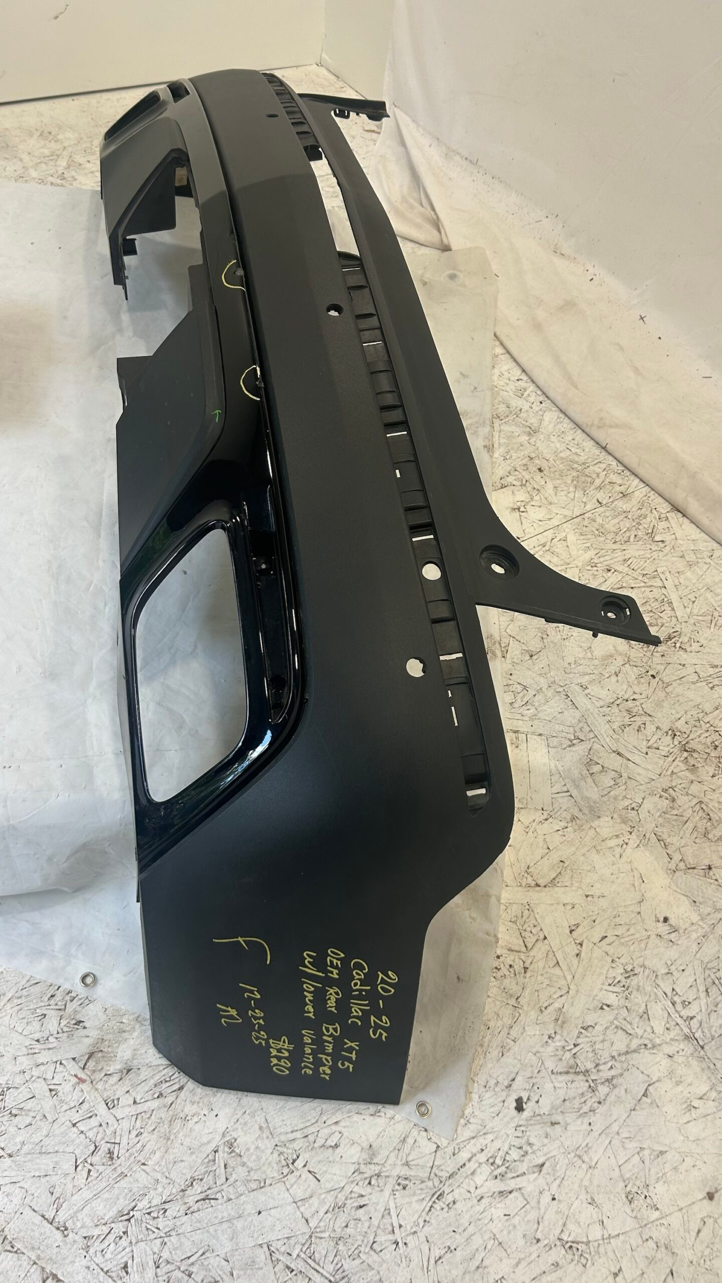 2020-2025 Cadillac XT5 Rear bumper lower valance W/ center cover