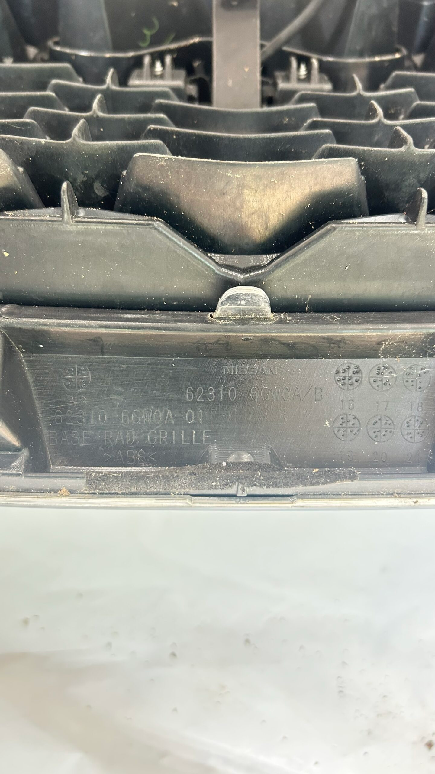 2018-2023 Infiniti QX80 Grille W/ camera