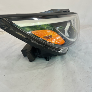 2017-2018 KIA Sedona right headlight - Image 8