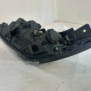 2017-2018 KIA Sedona right headlight - Image 5