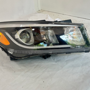 2017-2018 KIA Sedona right headlight
