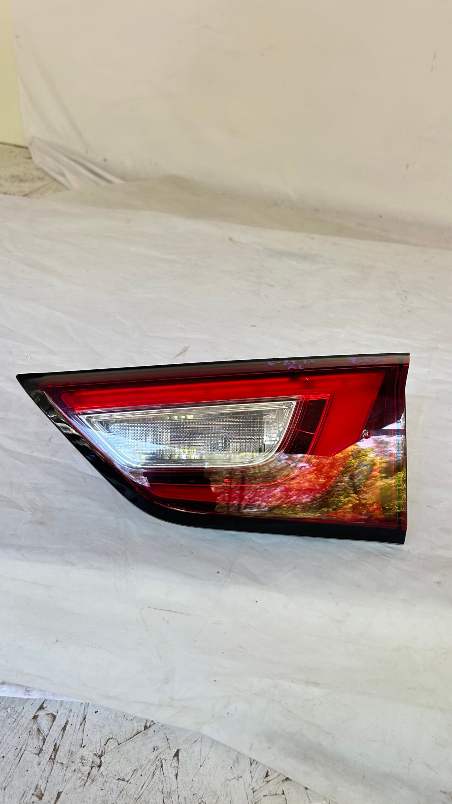 2016-2020 Infiniti QX60 Liftgate Passenger Inner Taillight