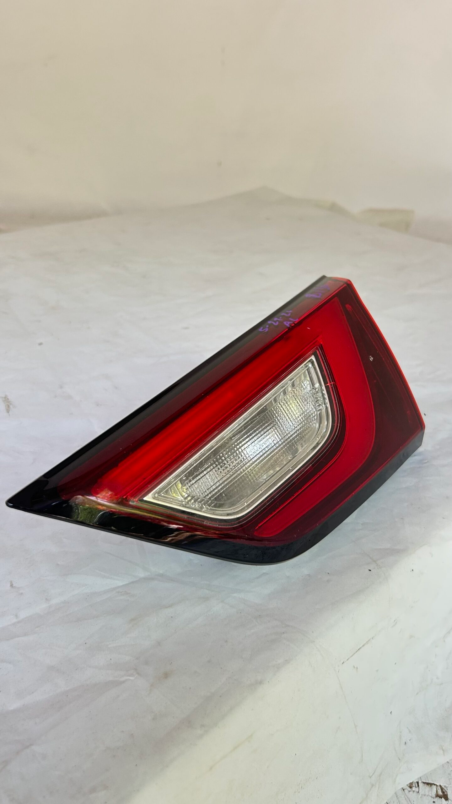 2016-2020 Infiniti QX60 Liftgate Passenger Inner Taillight