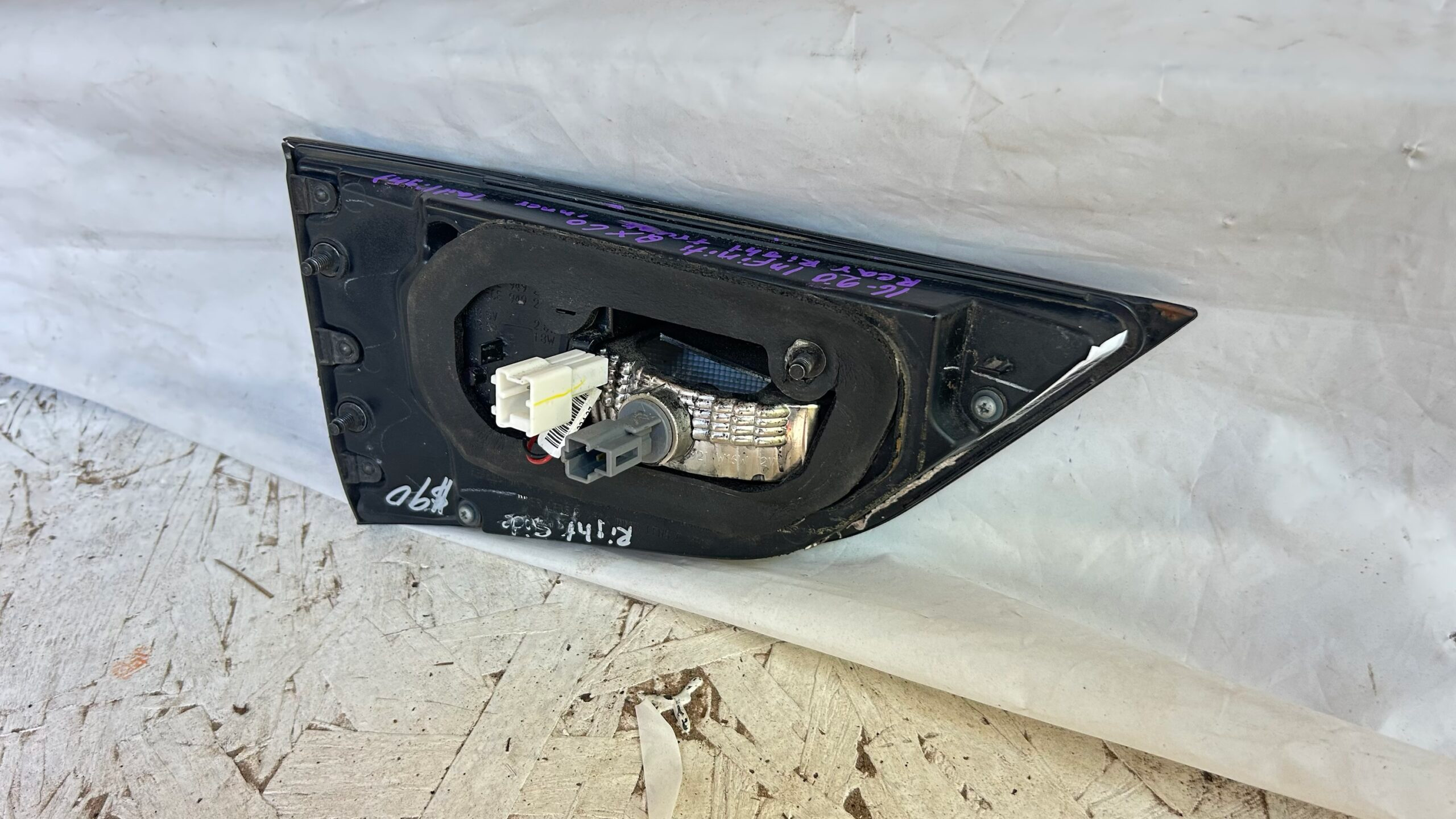 2016-2020 Infiniti QX60 Liftgate Passenger Inner Taillight