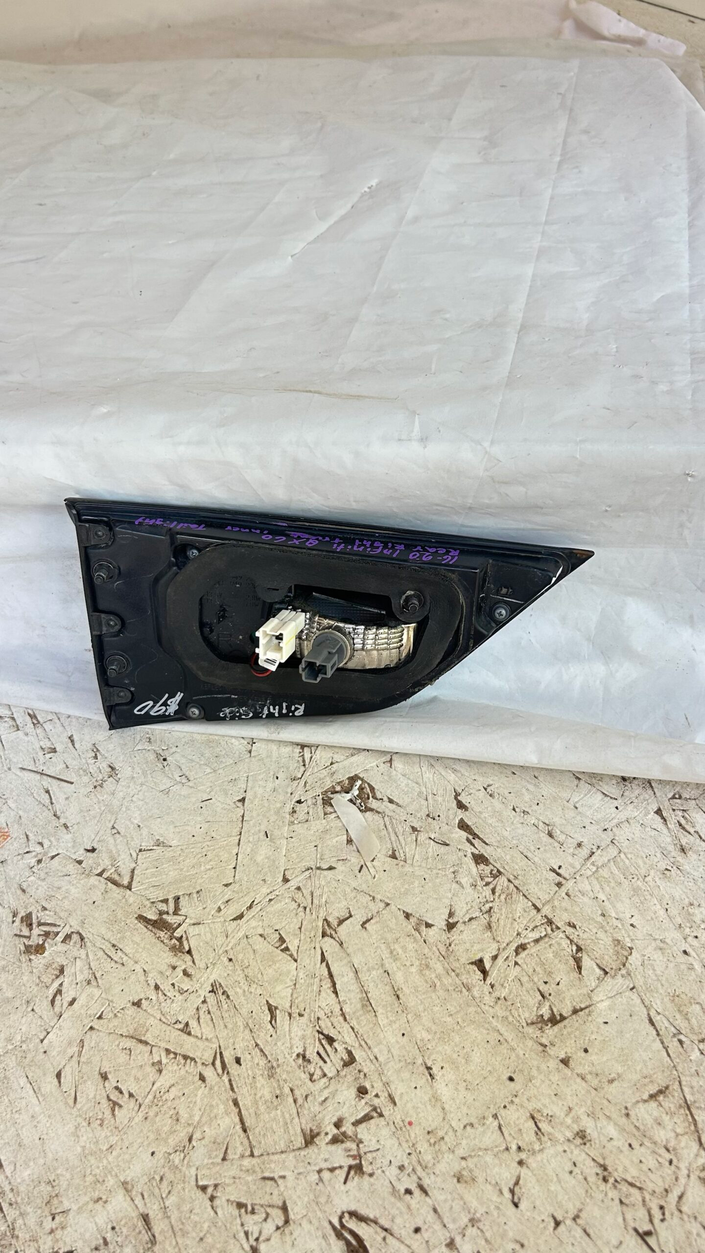 2016-2020 Infiniti QX60 Liftgate Passenger Inner Taillight
