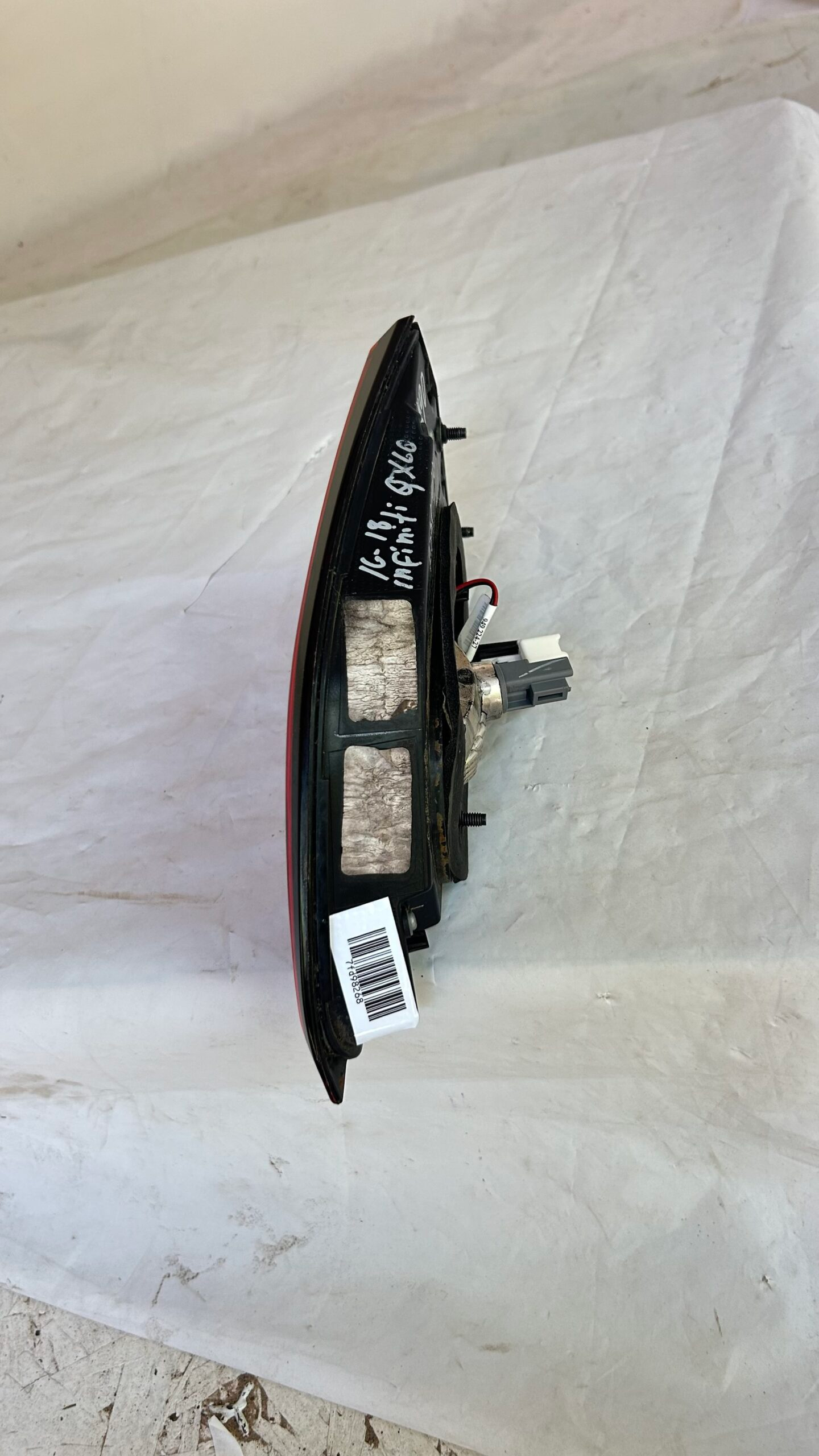 2016-2020 Infiniti QX60 Liftgate Passenger Inner Taillight