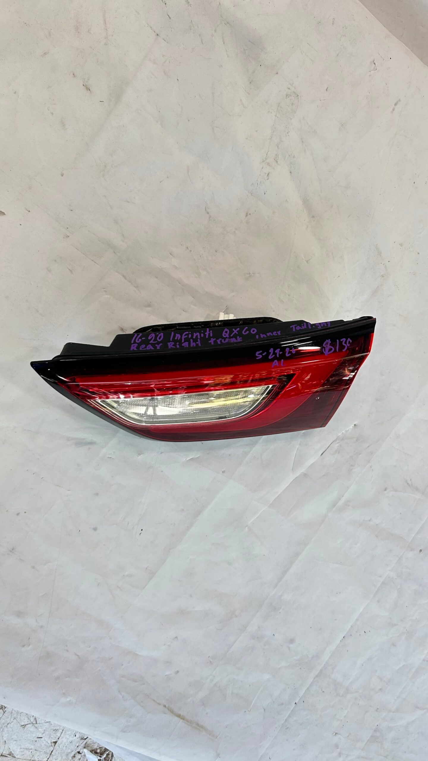 2016-2020 Infiniti QX60 Liftgate Passenger Inner Taillight