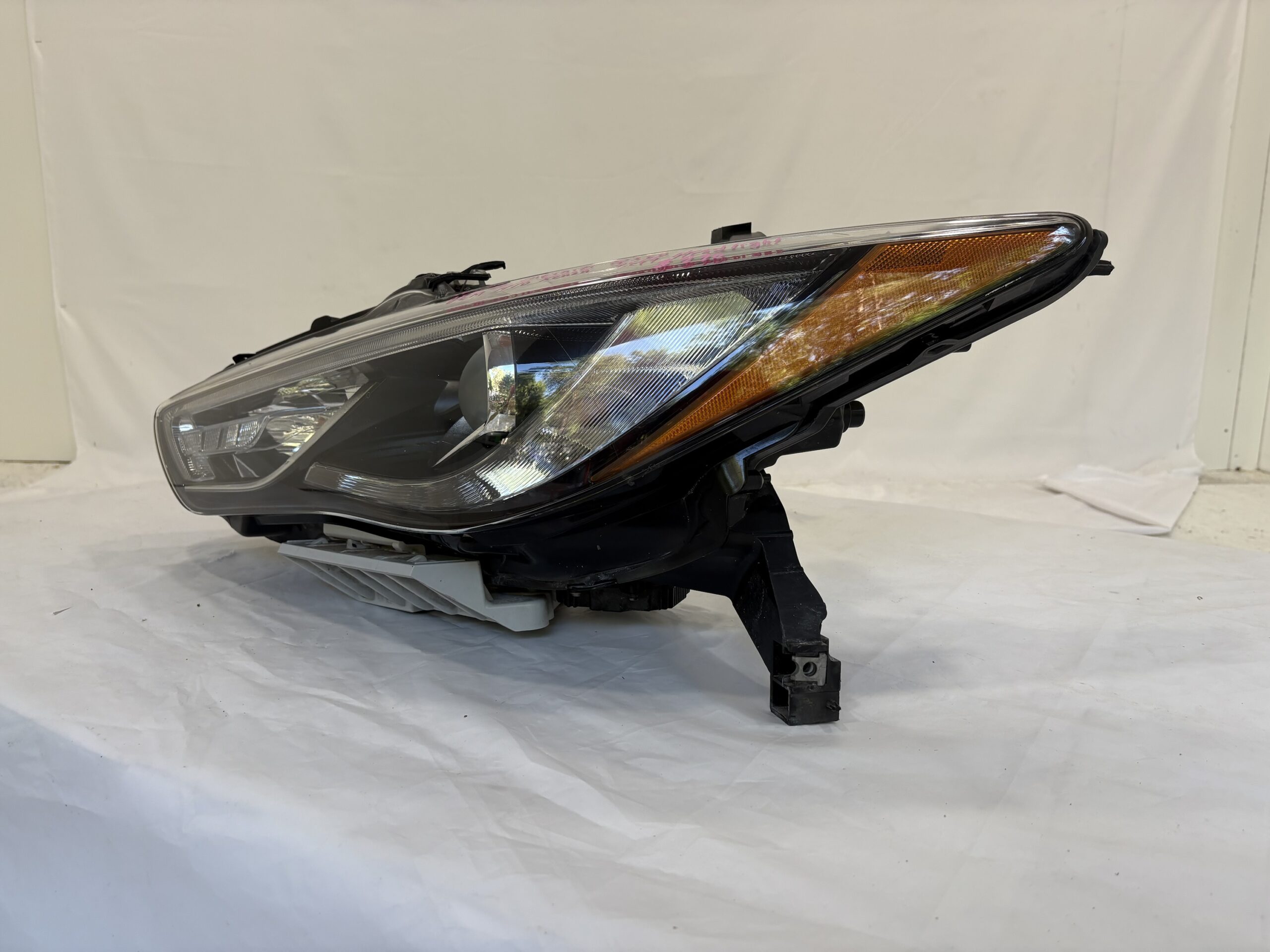 2016-2020 Infiniti QX60 HID Driver Headlight