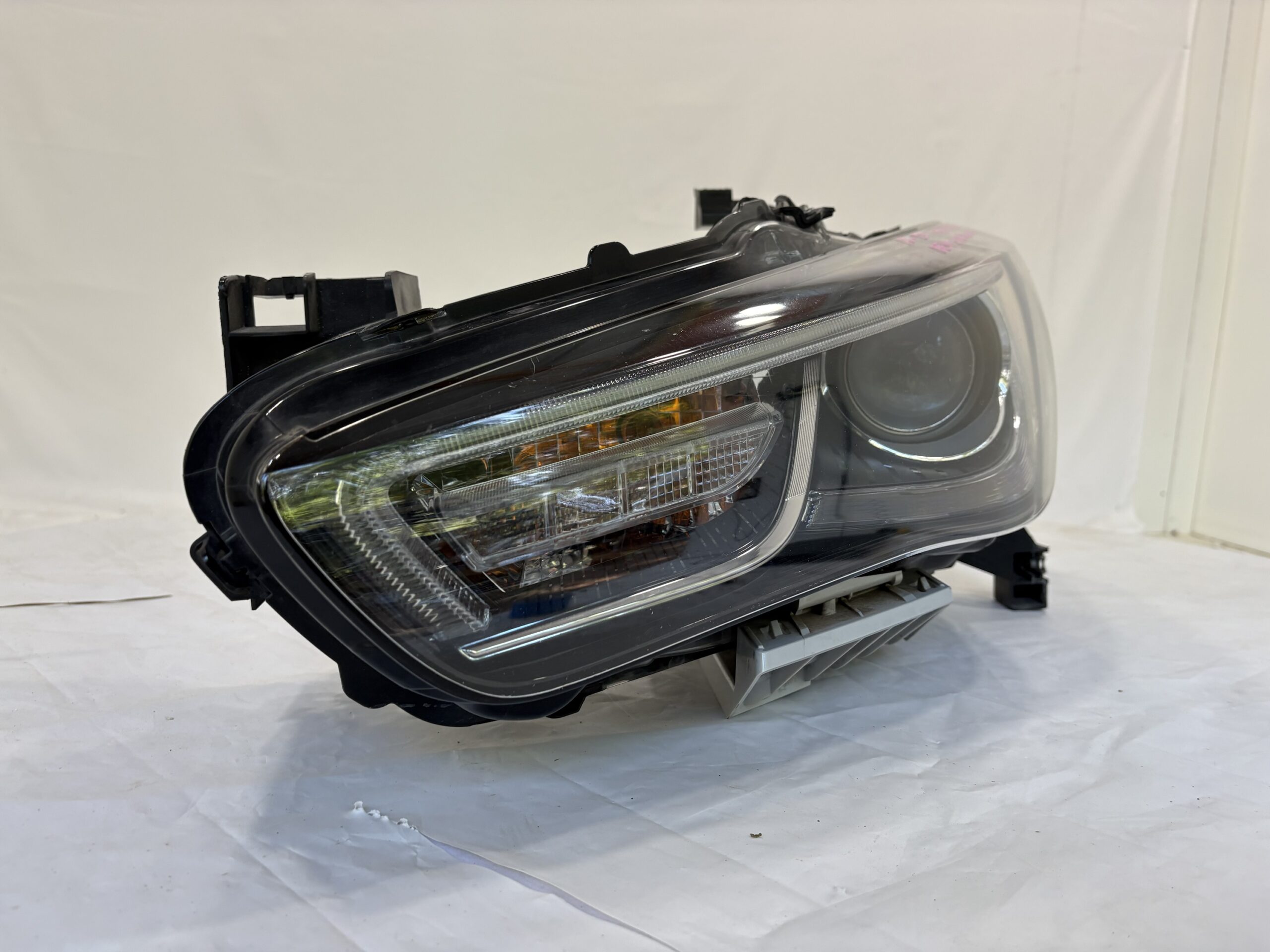 2016-2020 Infiniti QX60 HID Driver Headlight