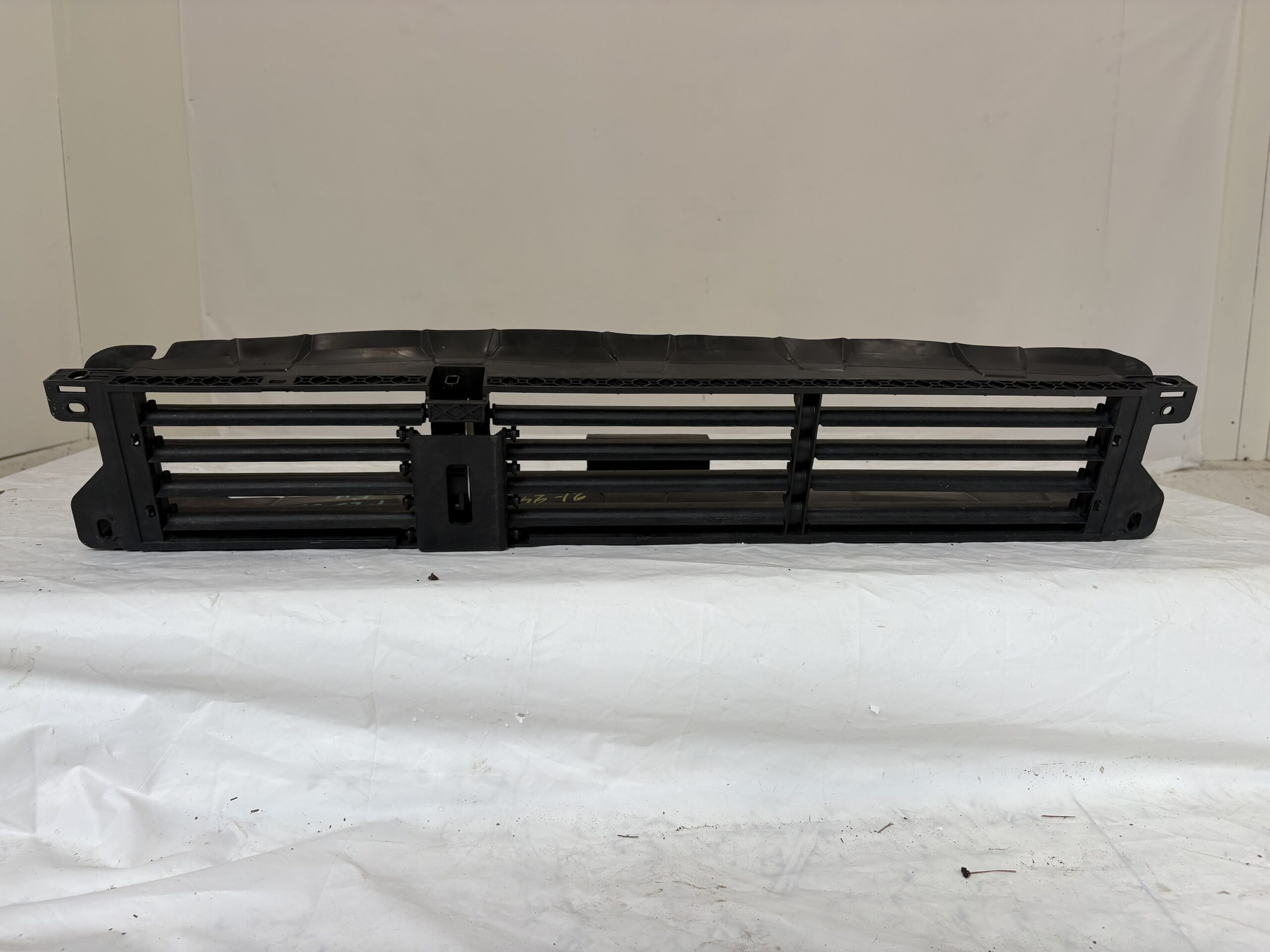 2021-2024 Nissan Rogue Shutter