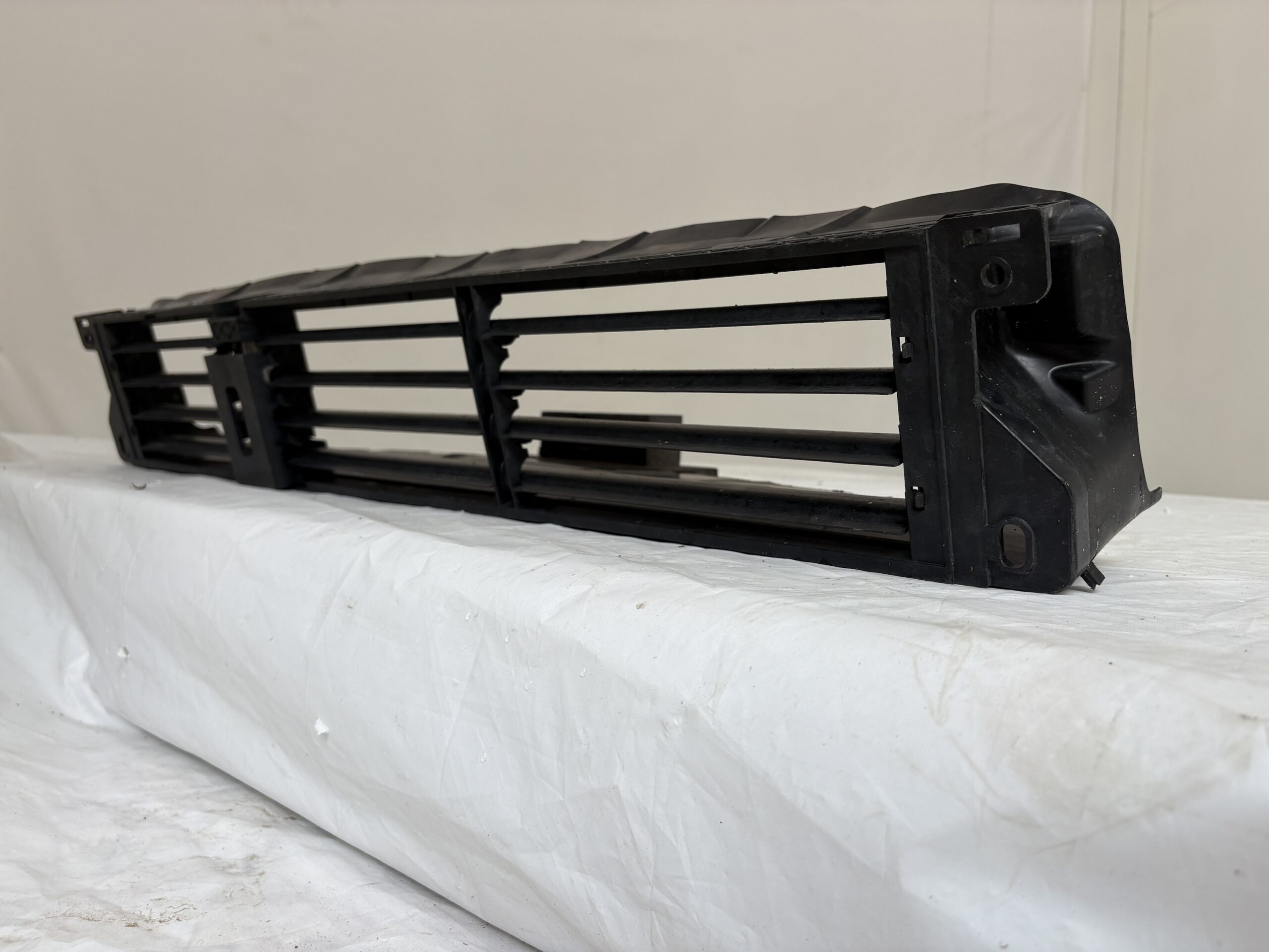 2021-2024 Nissan Rogue Shutter