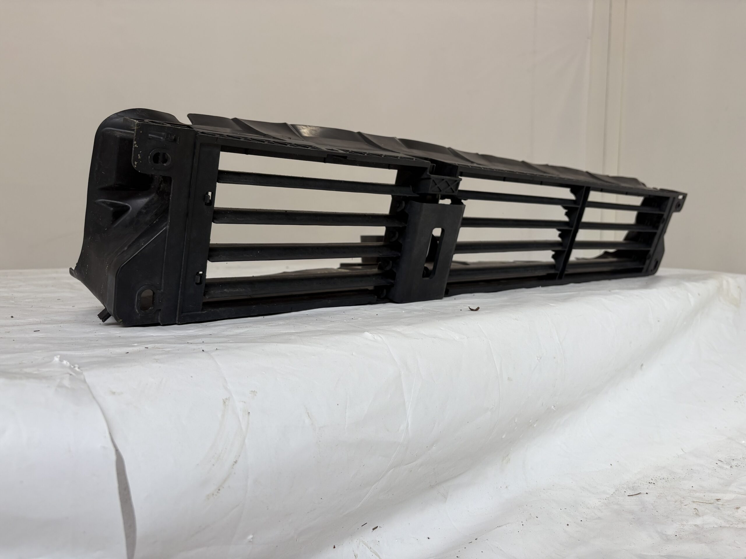 2021-2024 Nissan Rogue Shutter