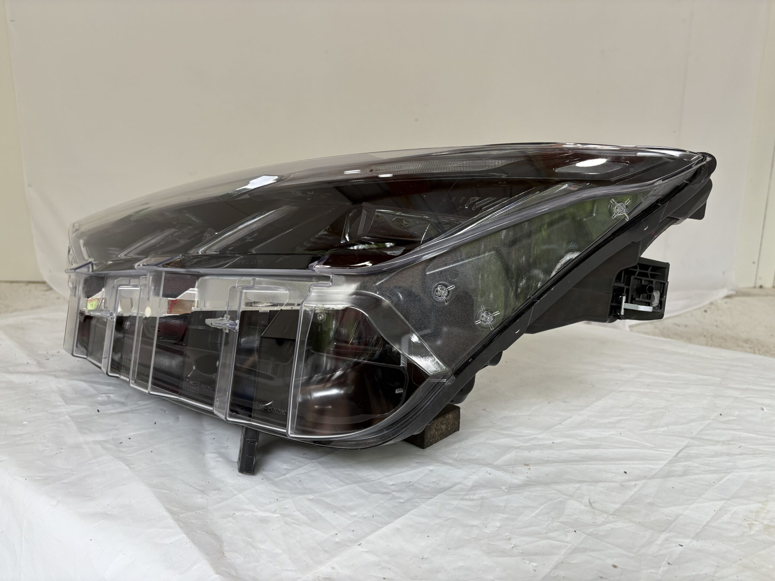 2021-2025 Ford Mustang Mach-E Passenger Headlight