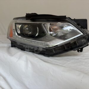 2018-2021 Chevrolet Traverse Passenger HID Headlight - Image 2