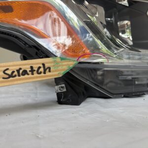2018-2021 Chevrolet Traverse Passenger HID Headlight - Image 4