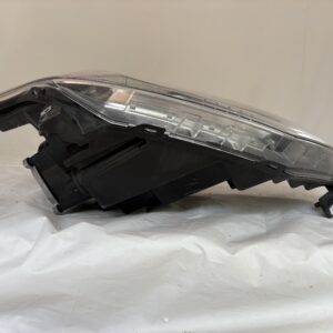 2018-2021 Chevrolet Traverse Passenger HID Headlight - Image 11