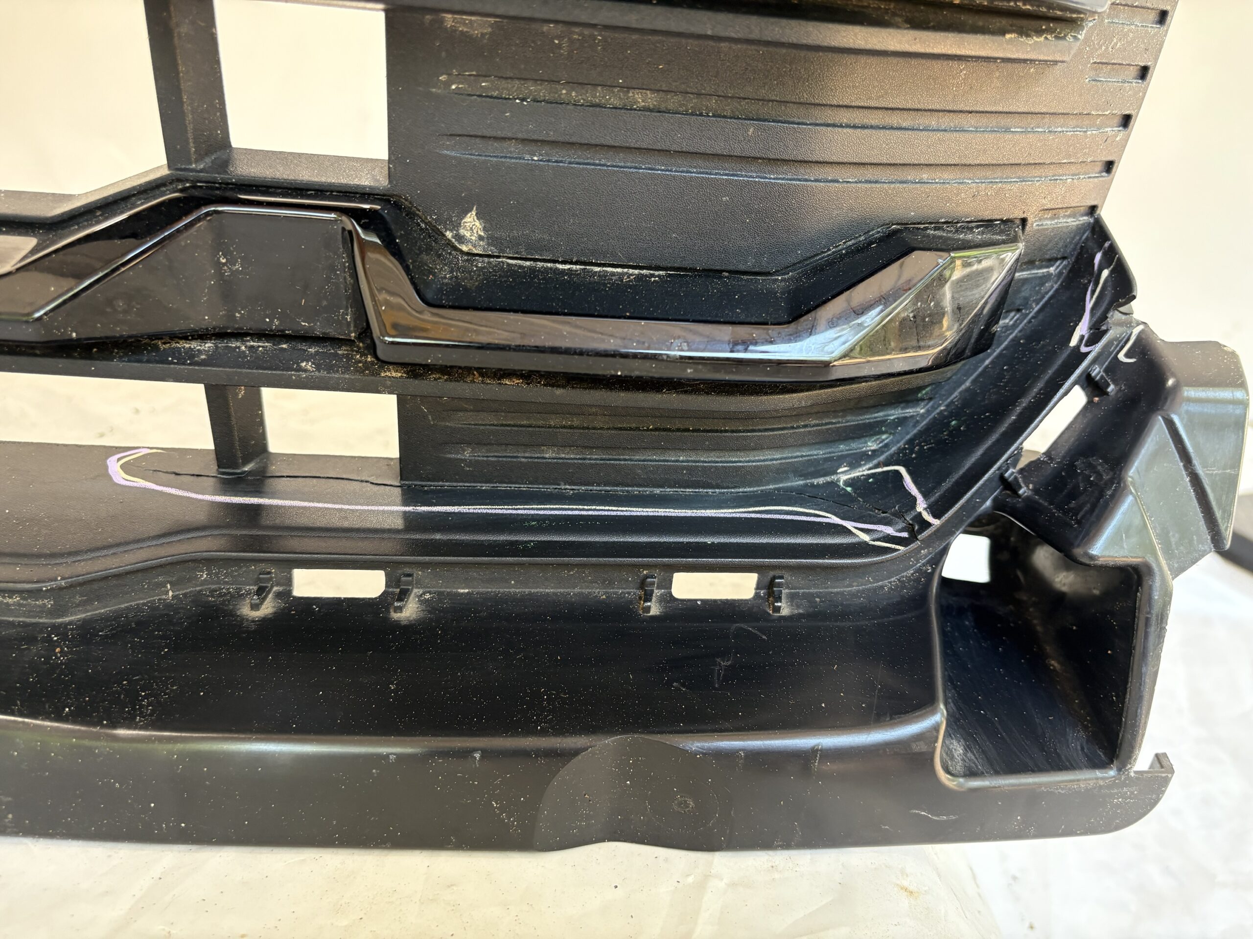 2022-2025 Chevrolet Silverado Grille