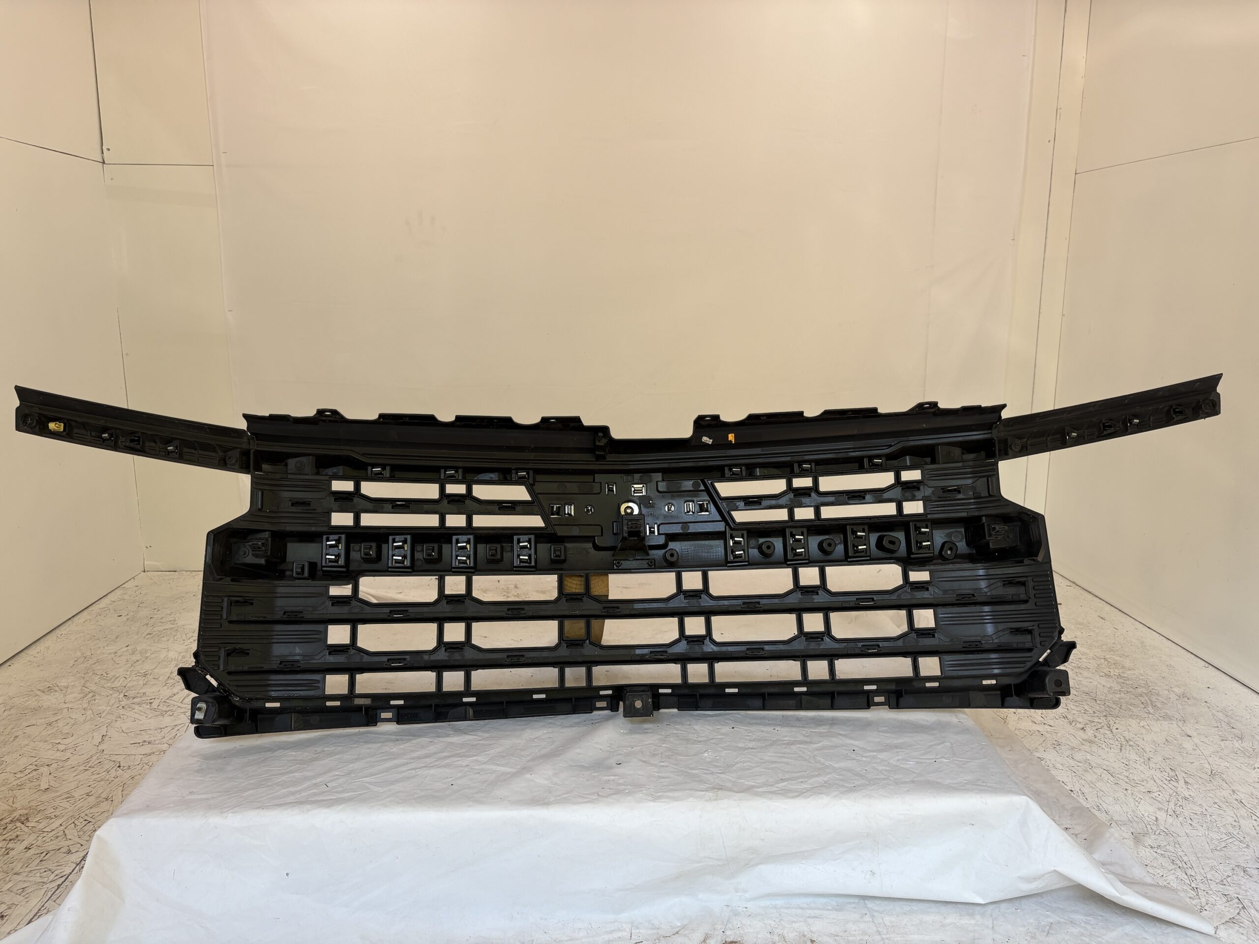 2022-2025 Chevrolet Silverado Grille