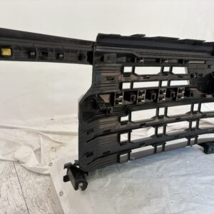 2022-2025 Chevrolet Silverado Grille - Image 9